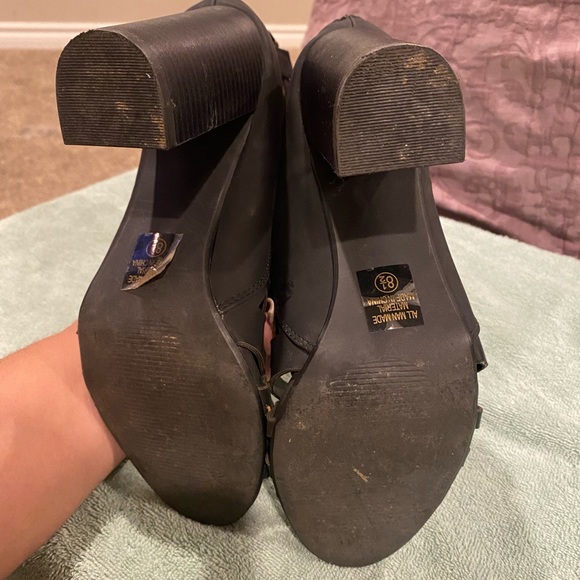 Women’s heels size 8.5 - Picture 3 of 5